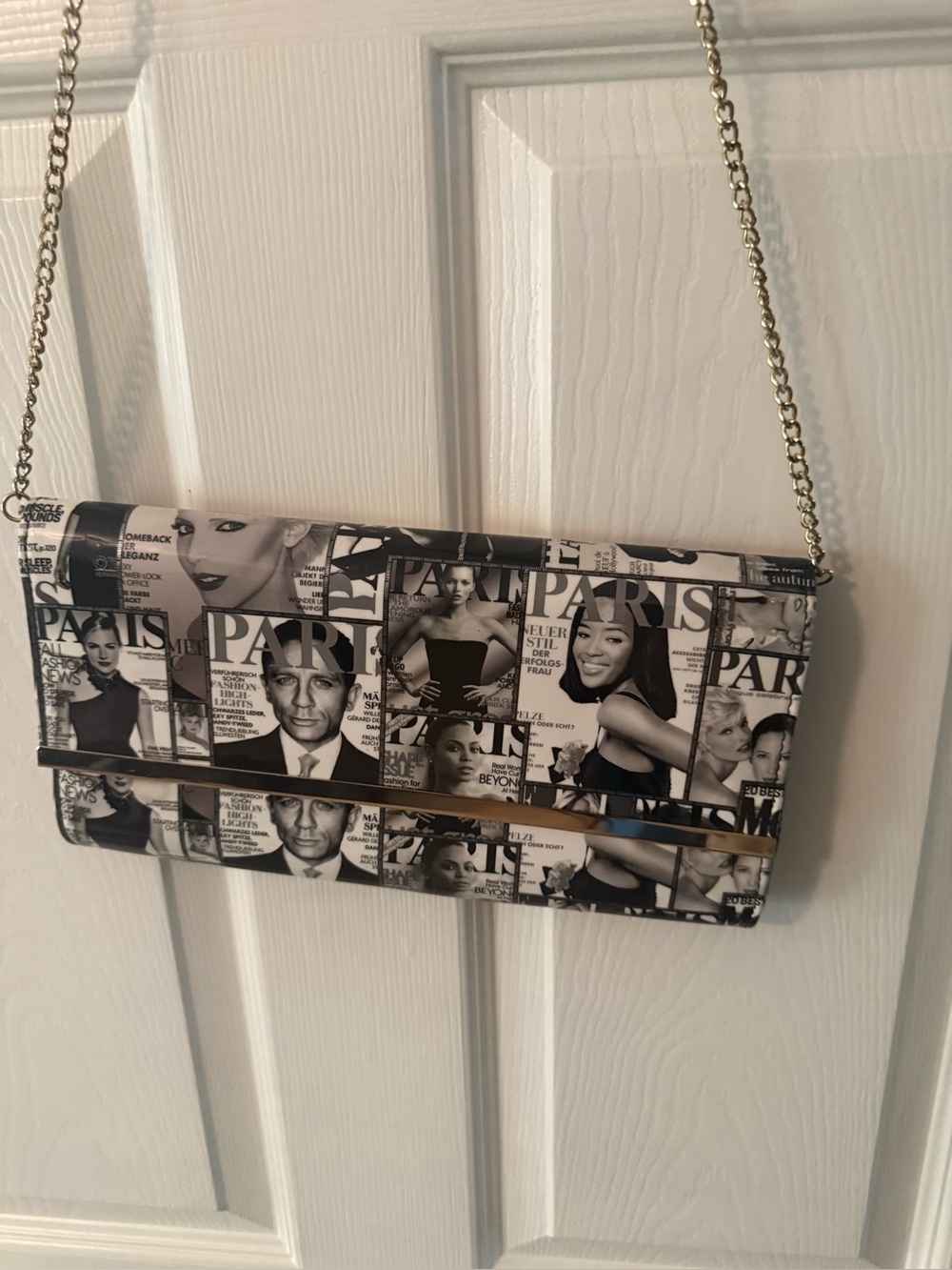 Black & White Photo-Print Chain Clutch